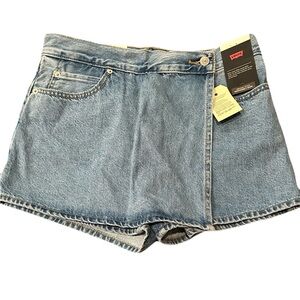 Levi’s Wrap Around Denim Skort Light Indigo Stone Wash Size 28